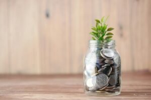 Your First Paycheque: Five Smart Banking Moves to Consider